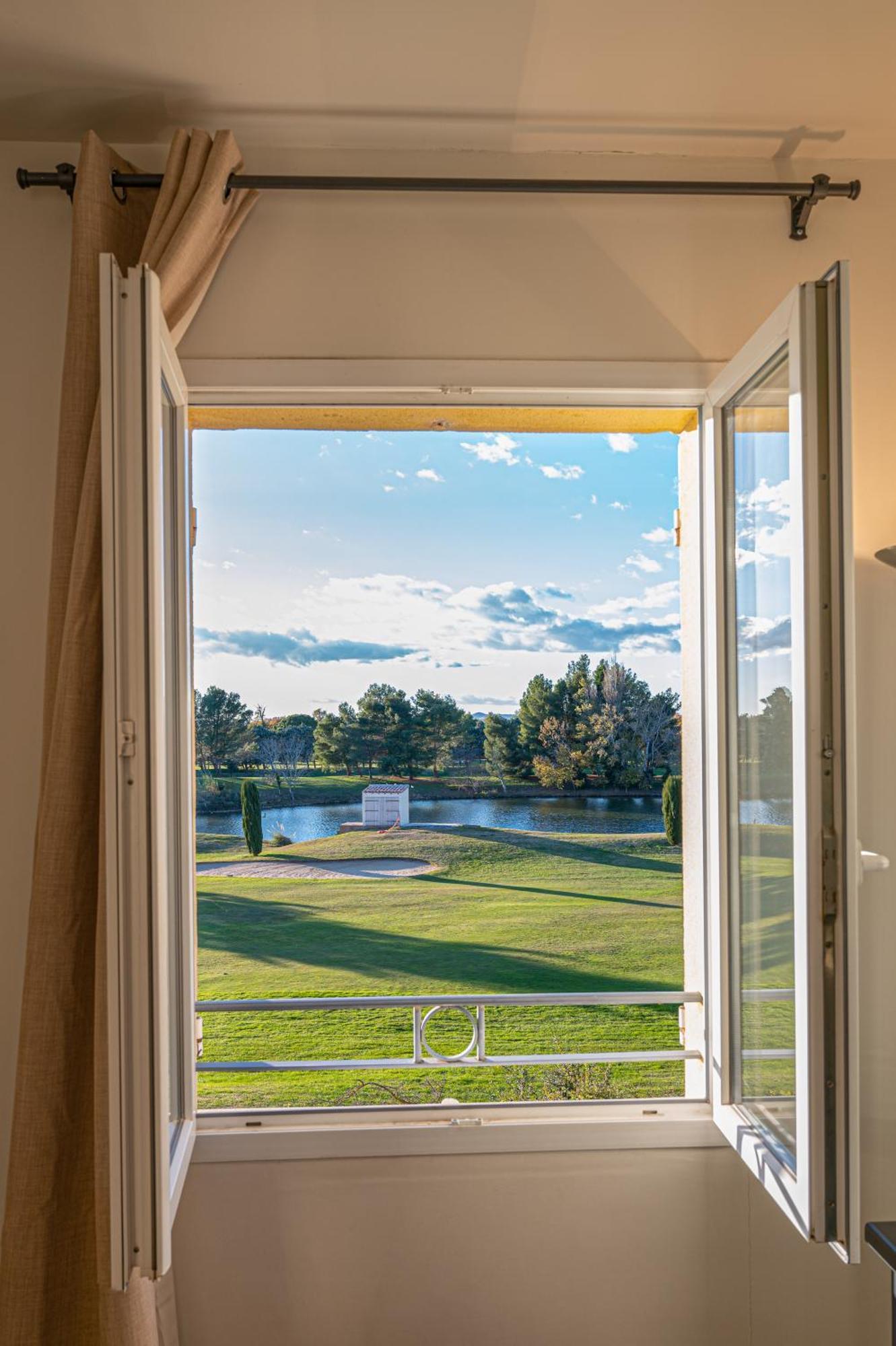 La Blanchere, Vue Golf Vedène Esterno foto